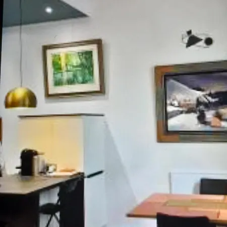Appartamento Gare Montparnasse,stuning Place,close To Eiffel Tour And Louvre Meusm, Front Metro ,good For Trip
